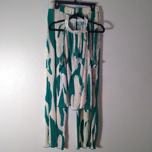 Pants - Women's  Green and Off White Halter Sleeveless Top 2 Piece Pants Set- XL